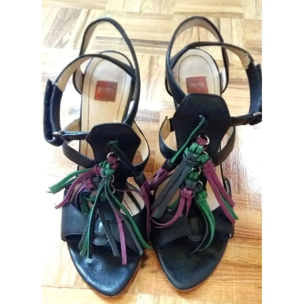 Hugo Boss strappy leather black w/ fringe leather high heels sandals shoes 38 8